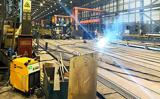 itb8888通博数字化等离子切割+碳弧气刨两用机LGB 120B使用现场