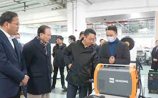 南昌市委常委、副市长王万征一行莅临上；；；；tb8888通博集团总部考察