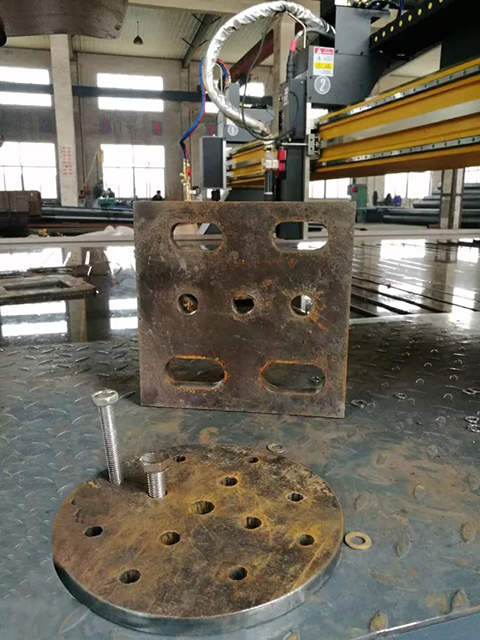 路灯生产厂家用itb8888通博数控等离子切割机现场切割的工件